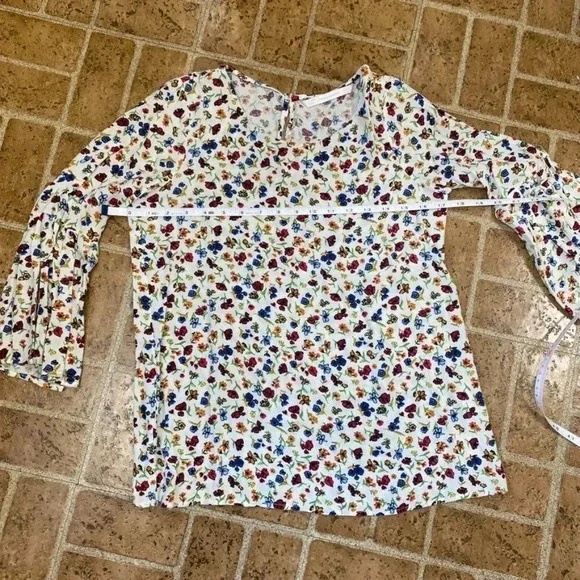 Zara Floral Top - Picture 11 of 11